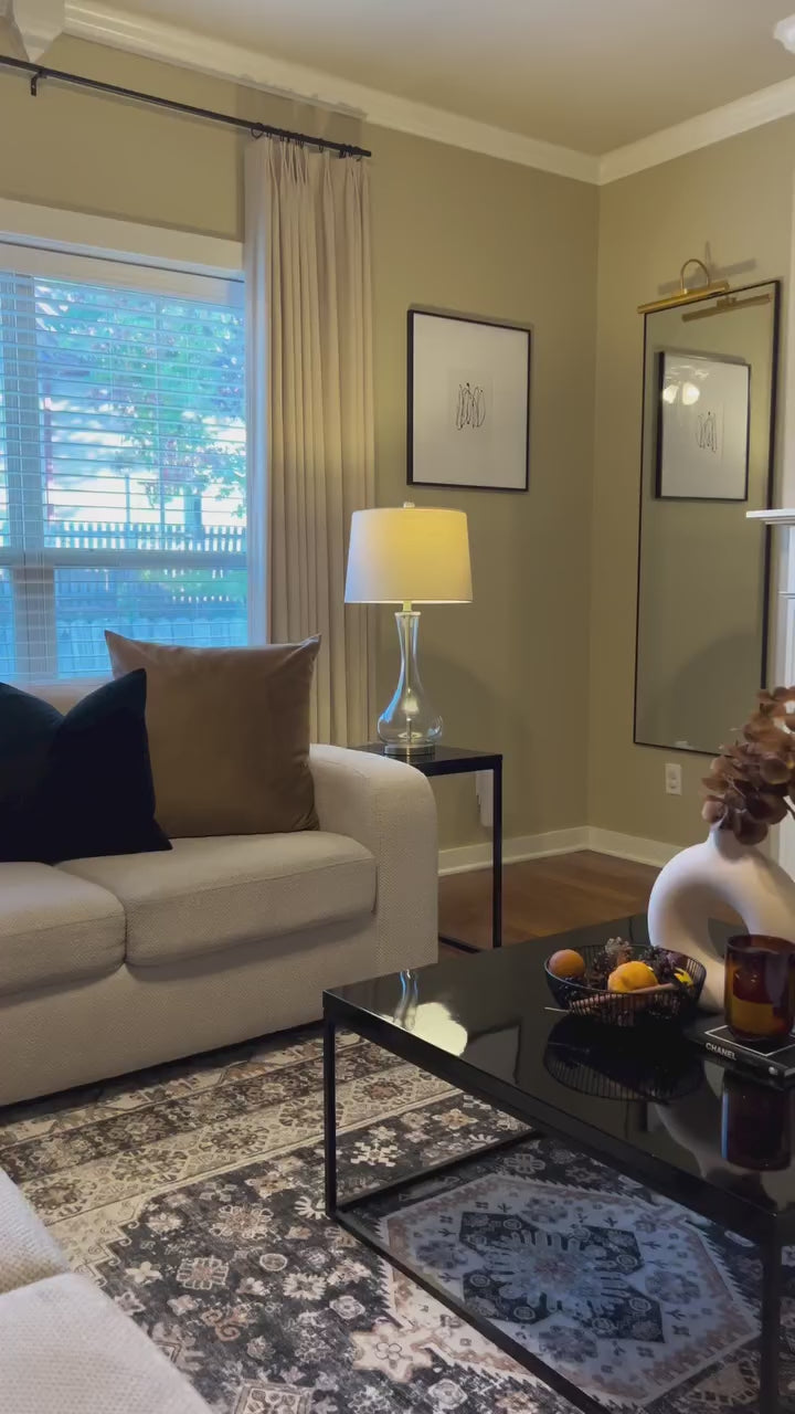 Video provided by Shopify App SwipeUp